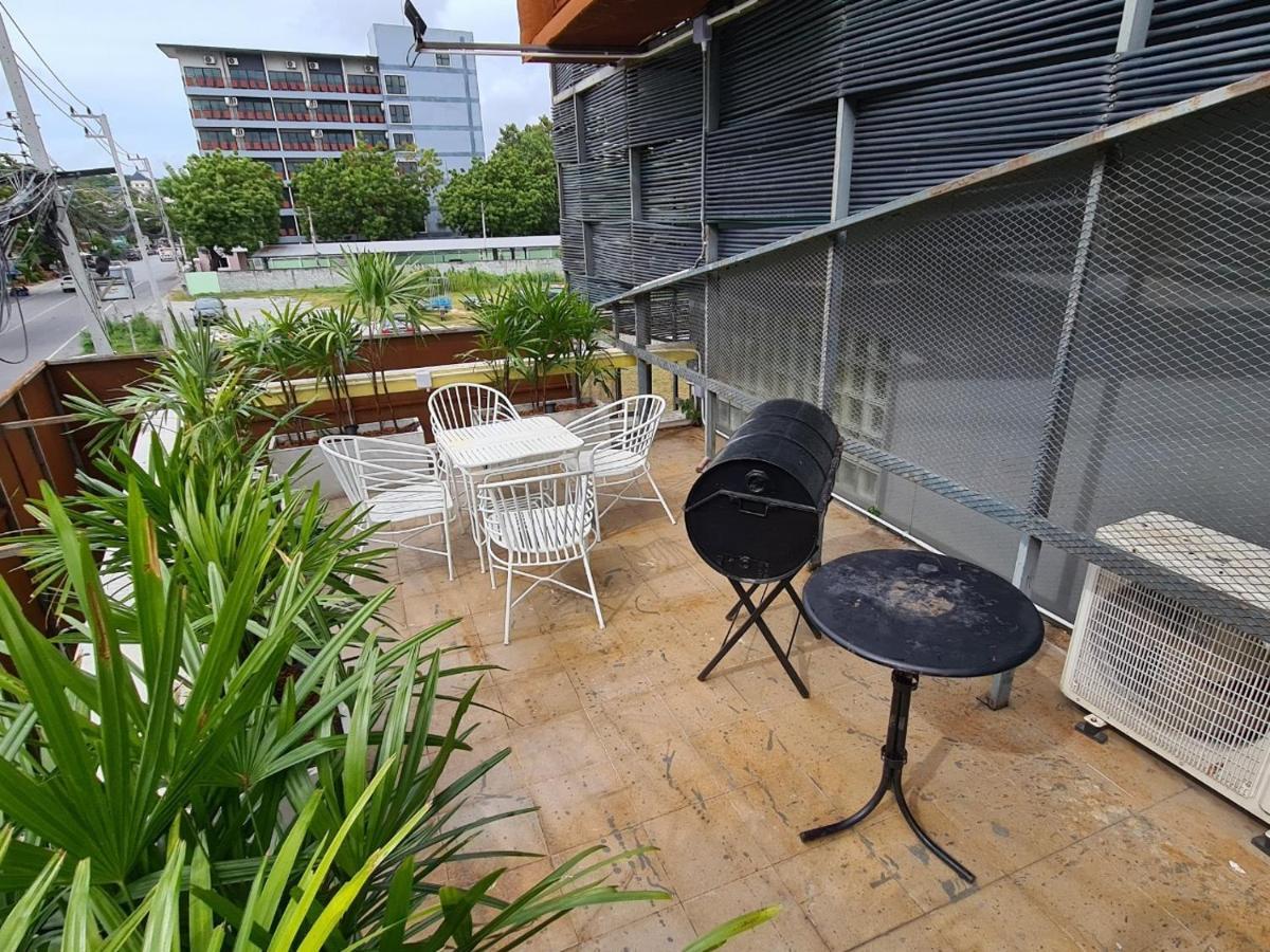Hand Hotel Bangsaen Exterior foto